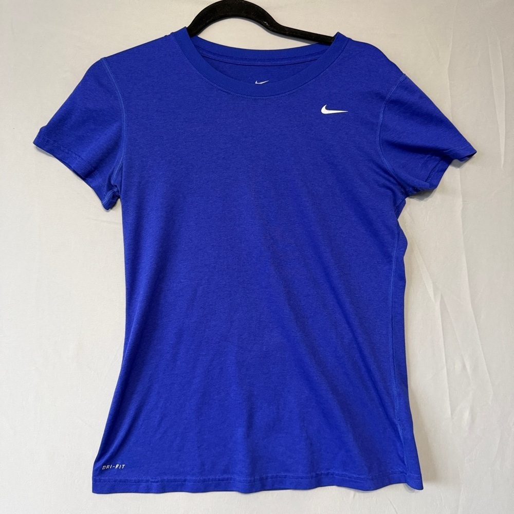 Nike Dri Fit Womens Tee Size Medium Blue Logo Fitness Gym Workout Yoga Running